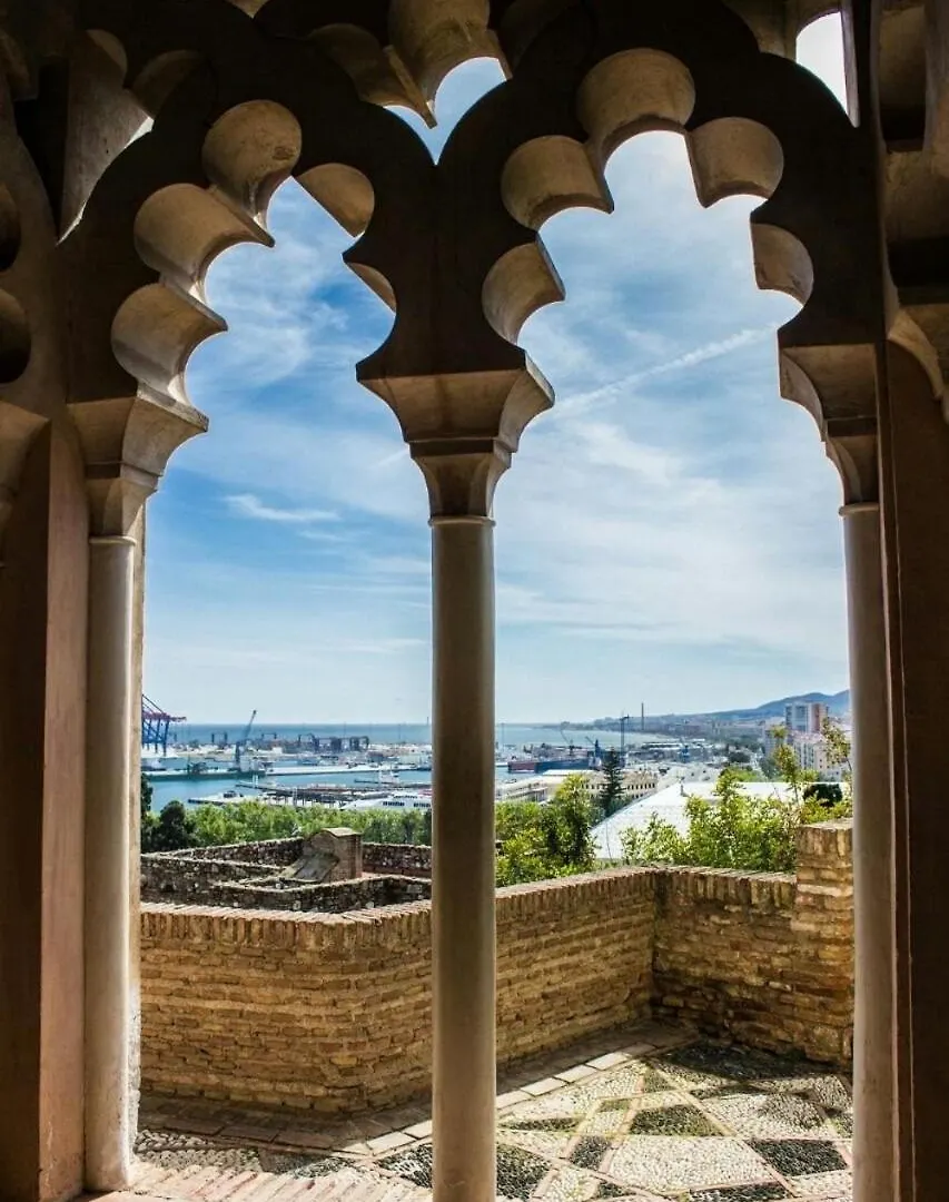 Apartament La Bella Escondida Piscina Campo De Golf Solarium Y Parking En Centro Historico Malaga 0*,