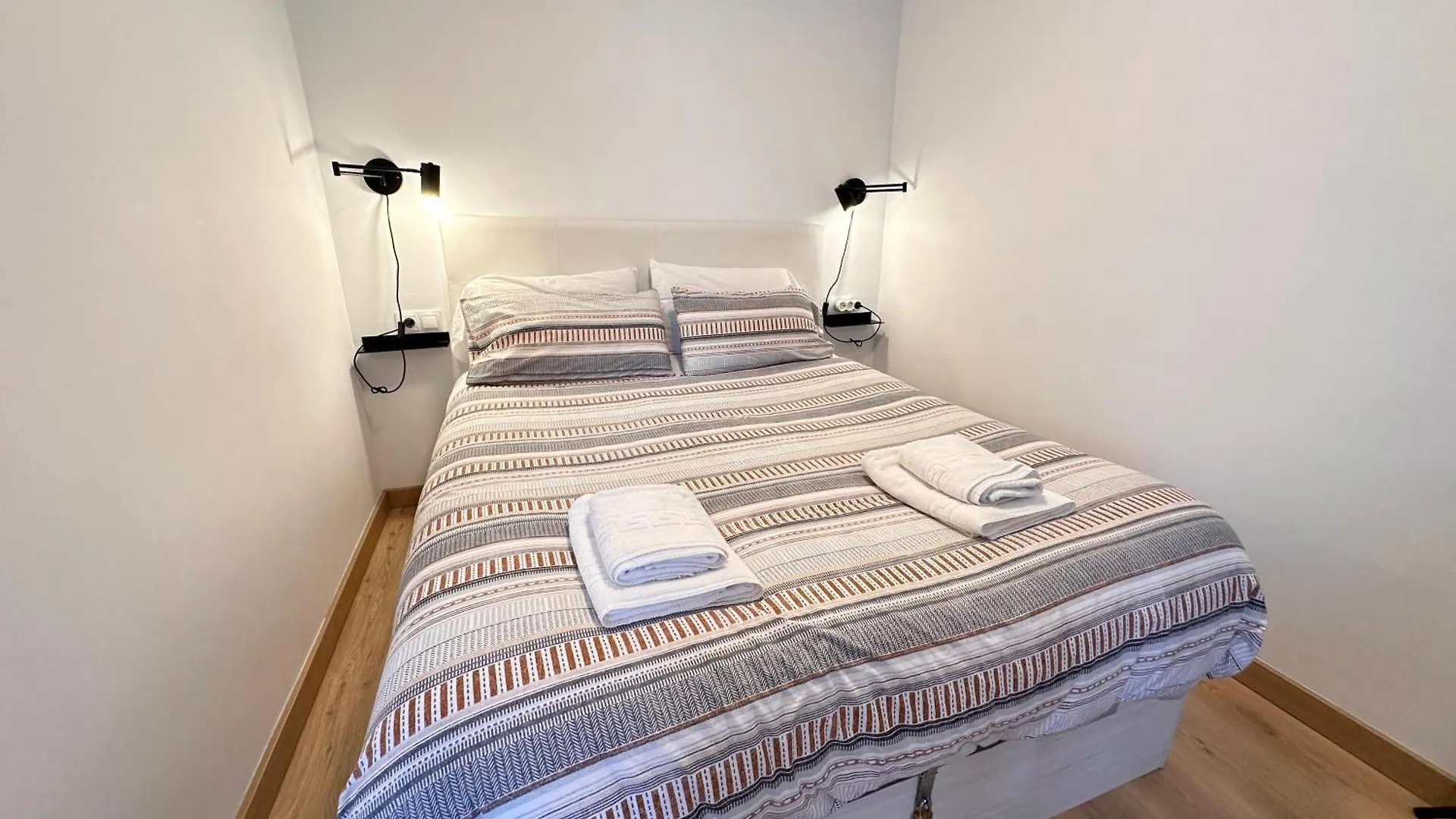 Apartament La Bella Escondida Piscina Campo De Golf Solarium Y Parking En Centro Historico Malaga